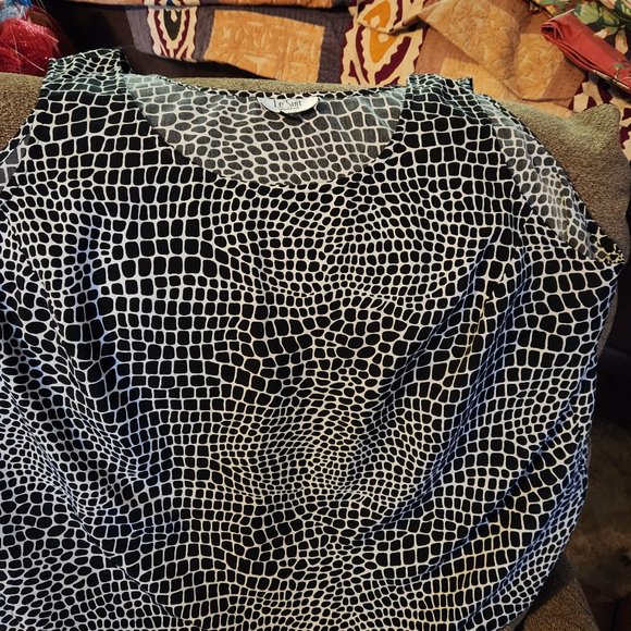 Le Suit - Picture 1 of 3